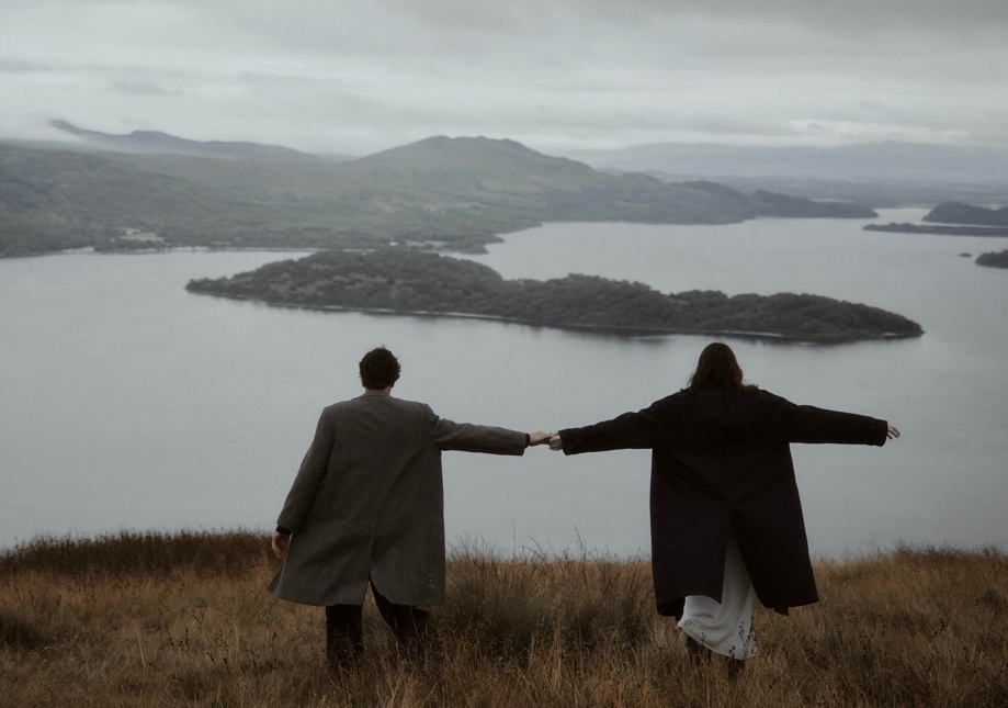 Modern editorial, creative storytelling, artistic, intimate, fun, imperfect, chic, candid, unobtrusive, modern documentary, cinematic, natural light